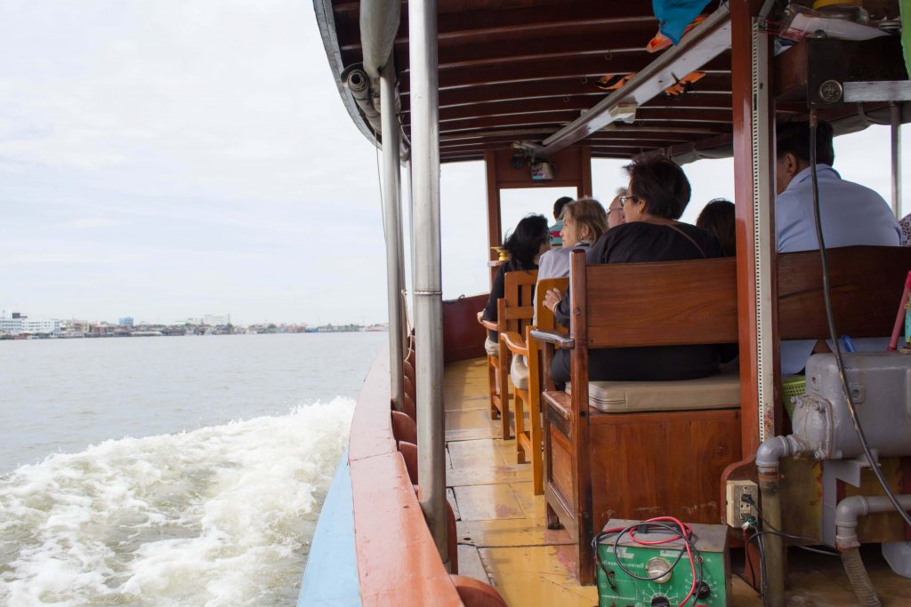 เรือธนากร บรรยากาศ ล่องเรือ