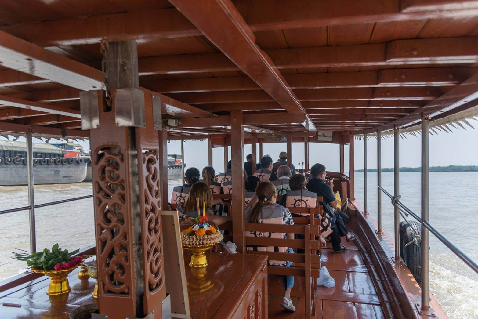 เรือธนากร ลอยอังคารวันพระ