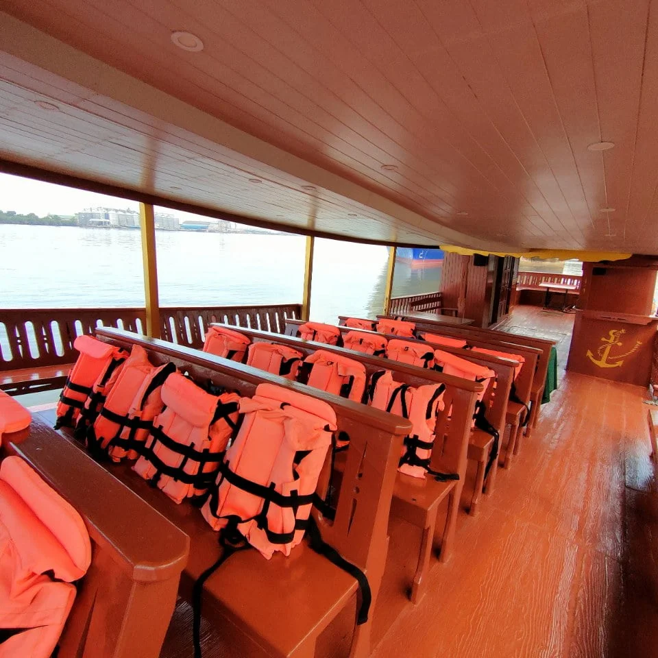 เรือลอยอังคาร 50 ที่นั่งวัดบางนางเกรง