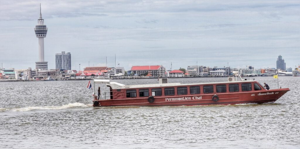 เรือปรับอากาศ VIP วันห้ามลอยอังคาร