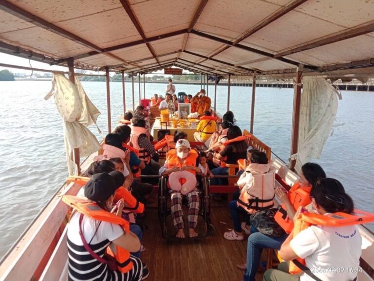 ลอยอังคารวัดหลวงพ่อโสธร